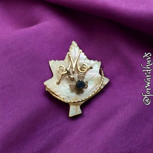 Mother of Pearl Brooch with Gold Wire Initial and Clover Accent - Picture 4 of 10